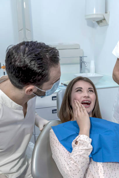 Best Urgent Tooth Repair  in Vails Gate, NY